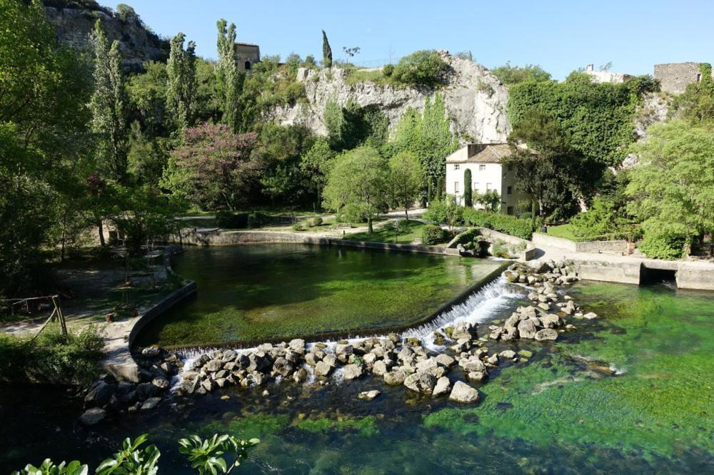 Le Mas Saint Jean Mézoargues Εξωτερικό φωτογραφία